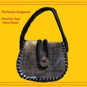 Perfectos Dragones Shoulder bag in metallic, Made by Hand